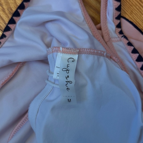 NWT Cupshe Coral Ruffled One Piece Swimsuit Size Medium - Picture 6 of 12
